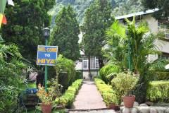 Entry View of Himalayan Yoga Resort  » Click to zoom ->