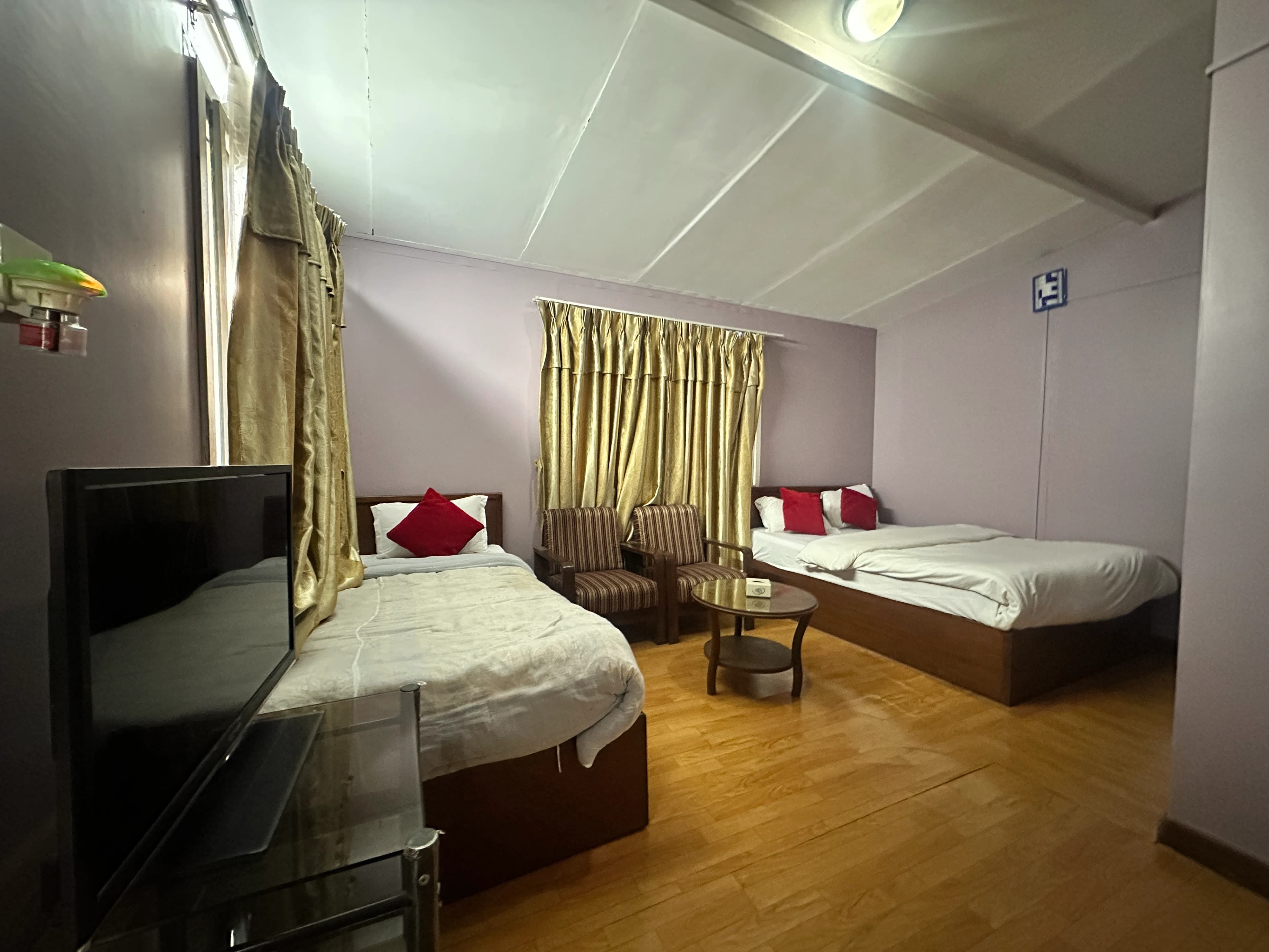himalayan-yoga-and-ayurveda-retreat-yoga-in-nepal-gallery-image-16